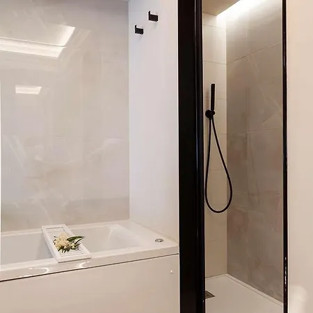 Hotel Nivia Born Boutique