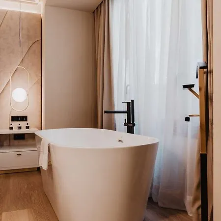 Nivia Born Boutique Hotel