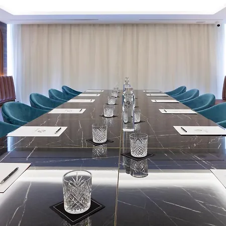Hotel Nivia Born Boutique